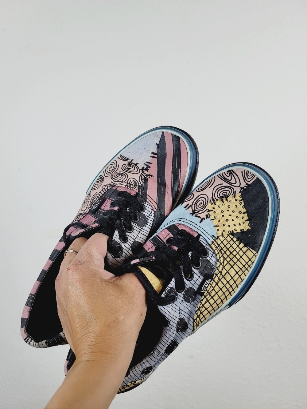 Vans Nightmare Before Christmas Sneakers, Size 7.5/9 - Picture 6 of 6